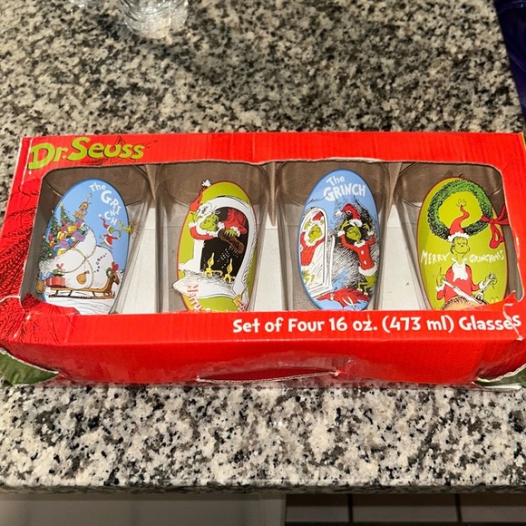 Dr. Seuss Glass Cups Bundle of 4 - Picture 1 of 5
